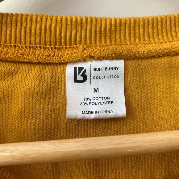 Medium Buff Bunny Mustard‎ Yellow Skull Floral Graphic Crewneck Sweatshirt - Picture 2 of 4